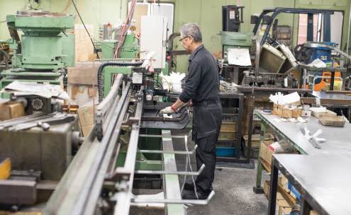 工場でのライン作業